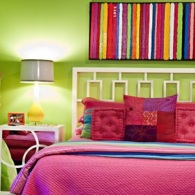 Mur végétal derrière la tête de lit