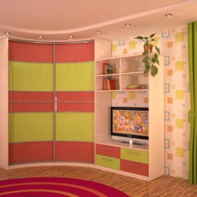 Portes Radius sur une armoire d'angle