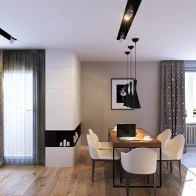 Lumières encastrées au plafond de la pièce