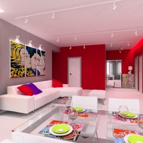 Couleur rouge à l'intérieur de l'appartement