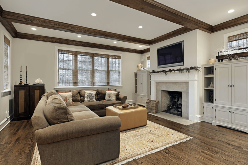 Bố trí khu vực giải trí trong phòng khách của một ngôi nhà nông thôn