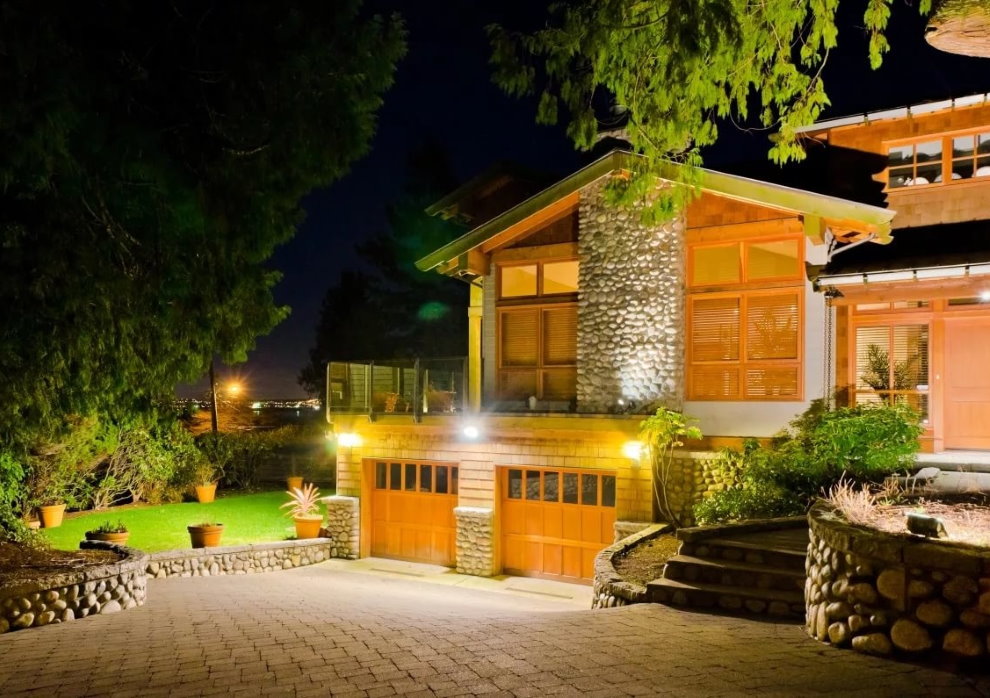 Éclairage avant du jardin