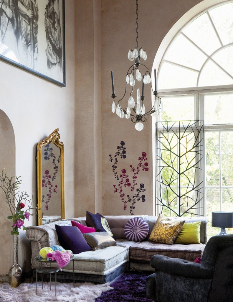 Hangende kroonluchter in de hal