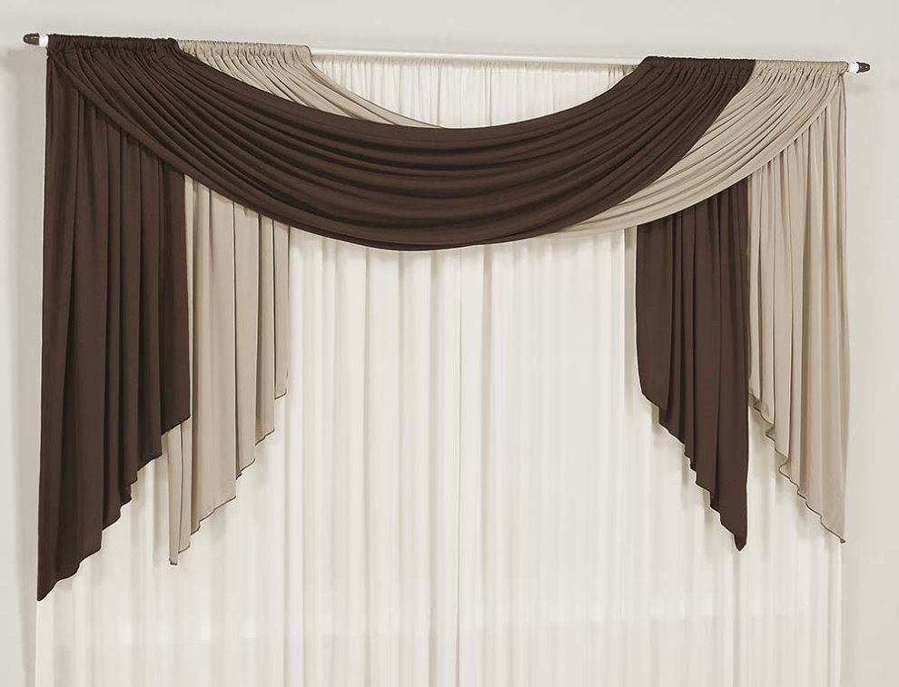 Lambrequin simple avec peroxyde sur une corniche ronde