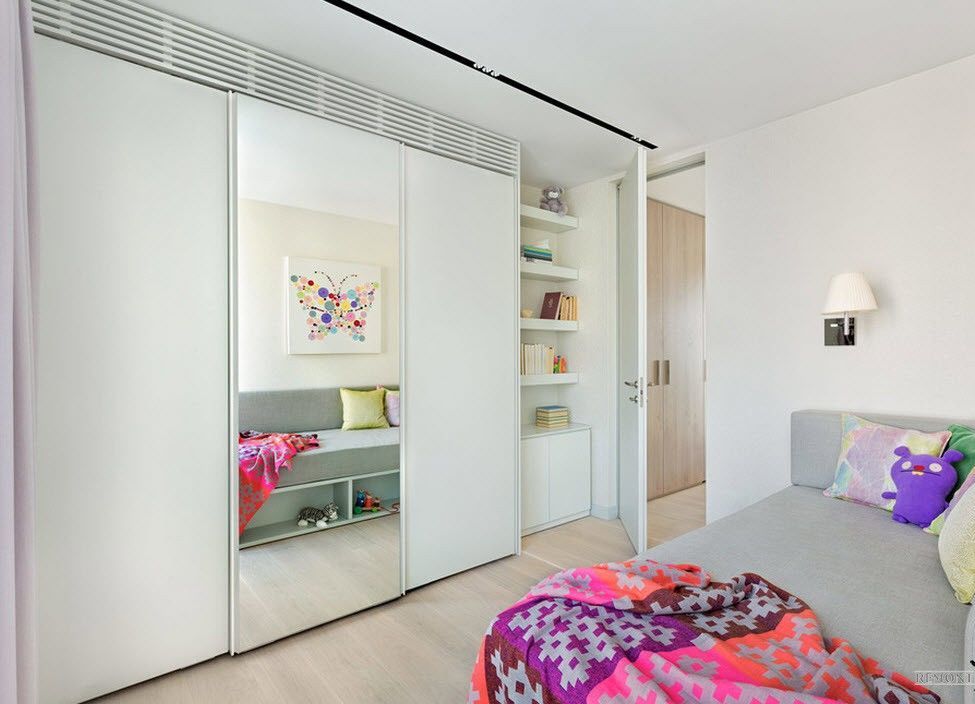 Grande armoire dans une grande pépinière