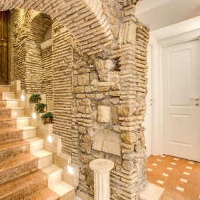 arche de pierre dans le décor photo de l'appartement