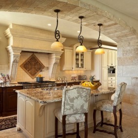 arc de pierre dans l'appartement photo espèces