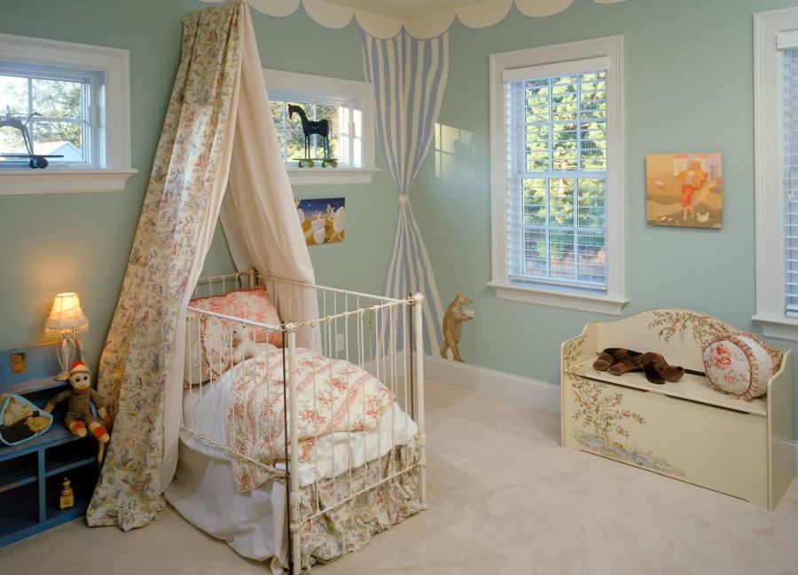 Canopy made of fabric with a pattern over the son’s bed
