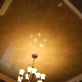 stuc décoratif dans la conception de la cuisine