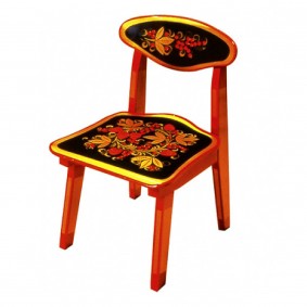 décoration photo chaise enfant en bois