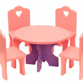 idées de décoration de chaise en bois bébé