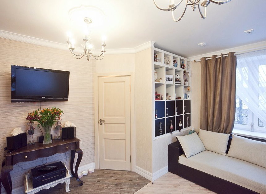 camera de zi Hrușciov cu o cameră