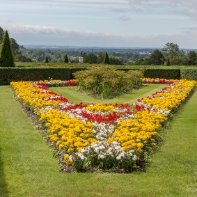 Parterre lumineux dans un jardin à l'anglaise