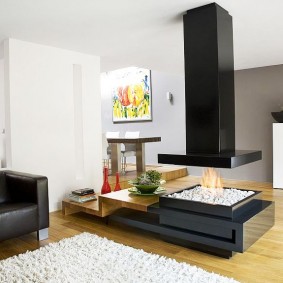 هود الجزيرة على النار الموقد