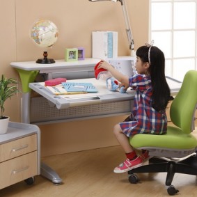 Biến đổi đồ đạc cho một cô bé