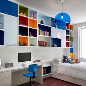 Giá treo trong phòng bé trai