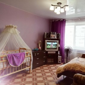 Crib in parents room