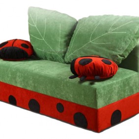 Μαλακά μαξιλάρια με τη μορφή φύλλων