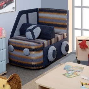 Γωνιά καρέκλα σε ένα μικρό φυτώριο