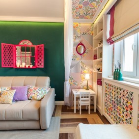 Καναπές κρεβάτι σε ένα άνετο φυτώριο