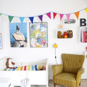 Décoration murale dans la chambre d'un nouveau-né