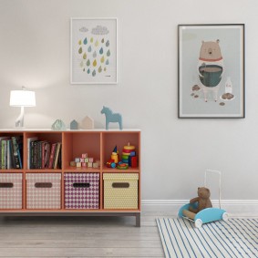 Rack bas avec jouets pour enfants