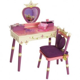 โต๊ะเครื่องแป้งขนาดเล็กในสไตล์นางฟ้า