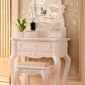 โต๊ะเครื่องแป้งแบบคลาสสิค