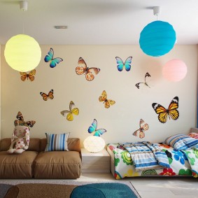 Décoration papillon d'un mur peint