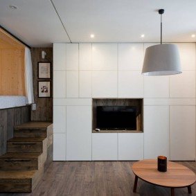 เฟอร์นิเจอร์พูดน้อยโดยไม่มีที่จับที่ด้านหน้า