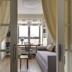 Portes coulissantes dans une chambre d'adolescent