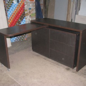 Üniversal çekmeceli şifonyer