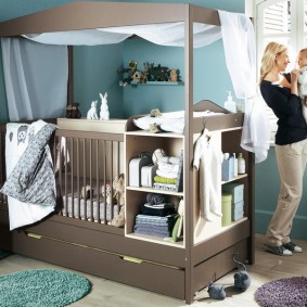 Bir ila yedi yaş arası bir çocuk için rahat yatak