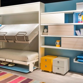 Çocuk odasında kombine mobilyalar