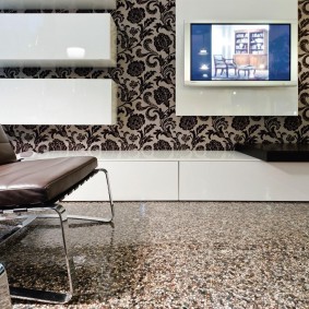 Plancher époxy caillouteux