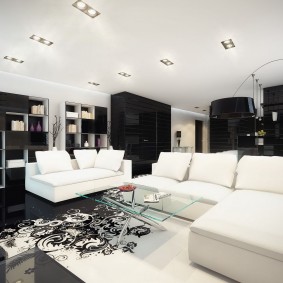 Coin salon avec mobilier blanc