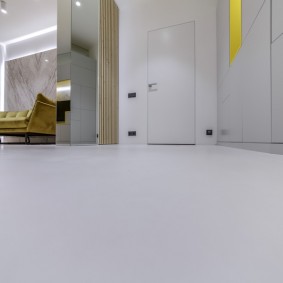 Sol blanc parfaitement plat