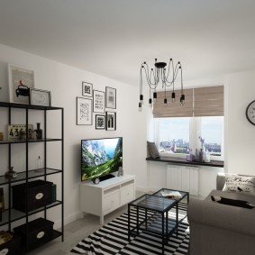 Oturma odasında metal raflar