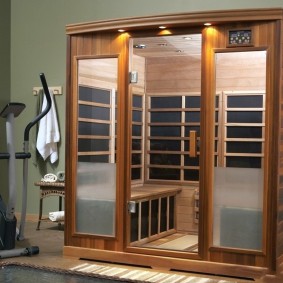 ประตูกระจกใส