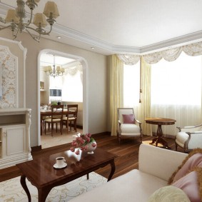 Tavolino con gambe piegate