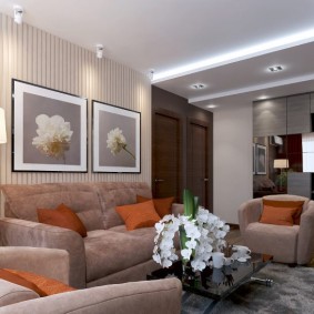 Fiori freschi su un tavolino da caffè