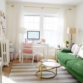 ม่านแสงบนบัวกลม