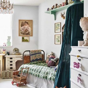 ห้องเด็กในบ้านในชนบท