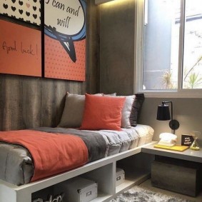 Lit enfant avec étagères de rangement