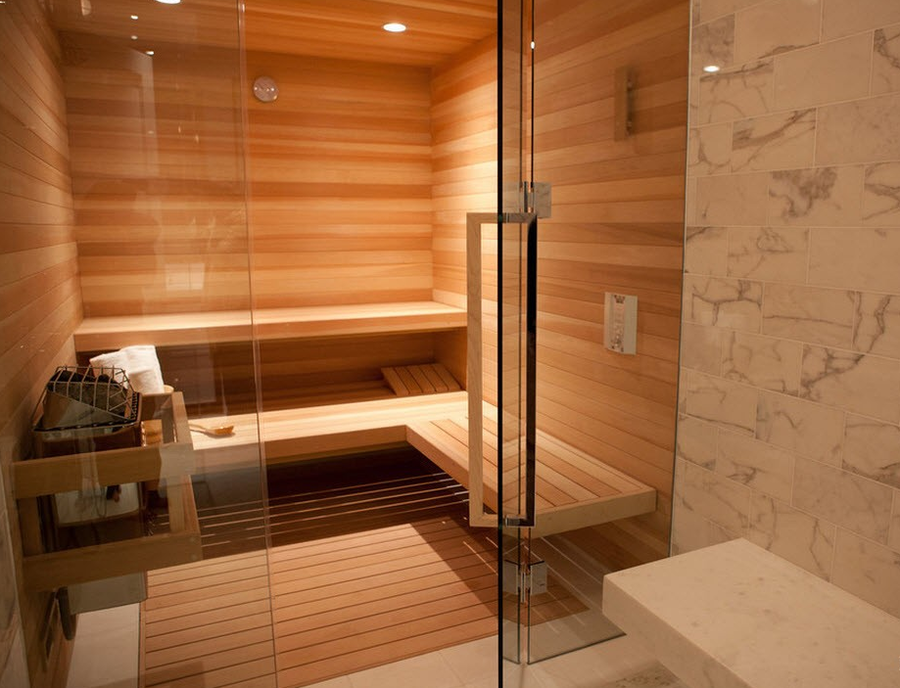 ชั้นวางไม้ในห้องซาวน่าเมือง