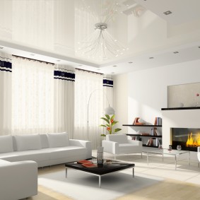 tavanul întins în decorul holului