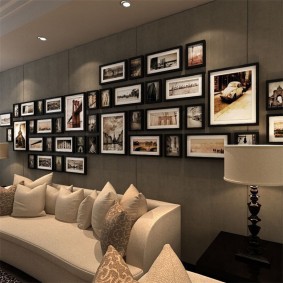 ภาพถ่ายเก่าในกรอบดำ