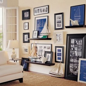 รูปแบบของเรือยอชท์ในการตกแต่งภายในของห้องนั่งเล่น