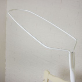 Canopy wire frame on stand