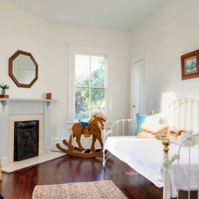 ρύθμιση επίπλων σε παιδικό σταθμό